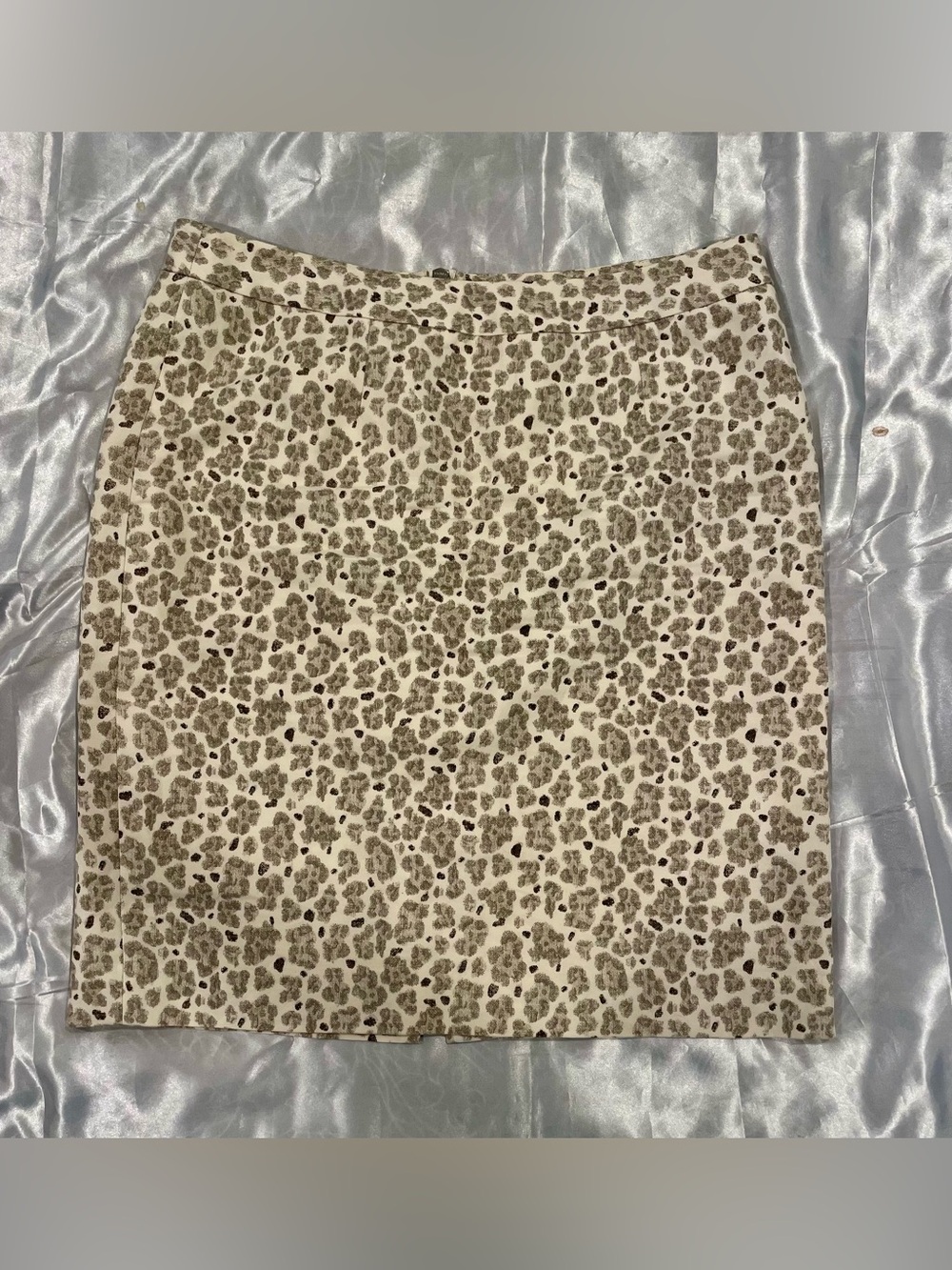 Ann Taylor Loft Lined Pencil Skirt Knee Length Leopard Print Size 8